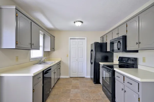 $1,475 | 1746 Crestview Drive, Clarksville, TN 37042