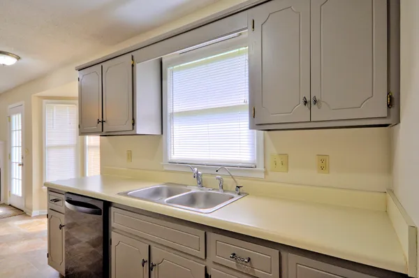 $1,475 | 1746 Crestview Drive, Clarksville, TN 37042