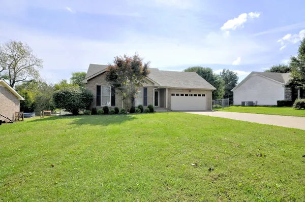 $1,475 | 1746 Crestview Drive, Clarksville, TN 37042