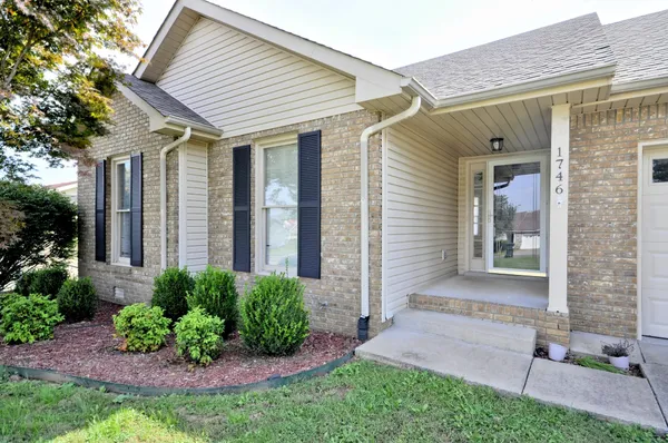 $1,475 | 1746 Crestview Drive, Clarksville, TN 37042