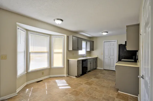 $1,475 | 1746 Crestview Drive, Clarksville, TN 37042