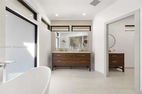 $1,355,000 | 3910 Northeast 27th Terrace, Lighthouse Point, FL 33064