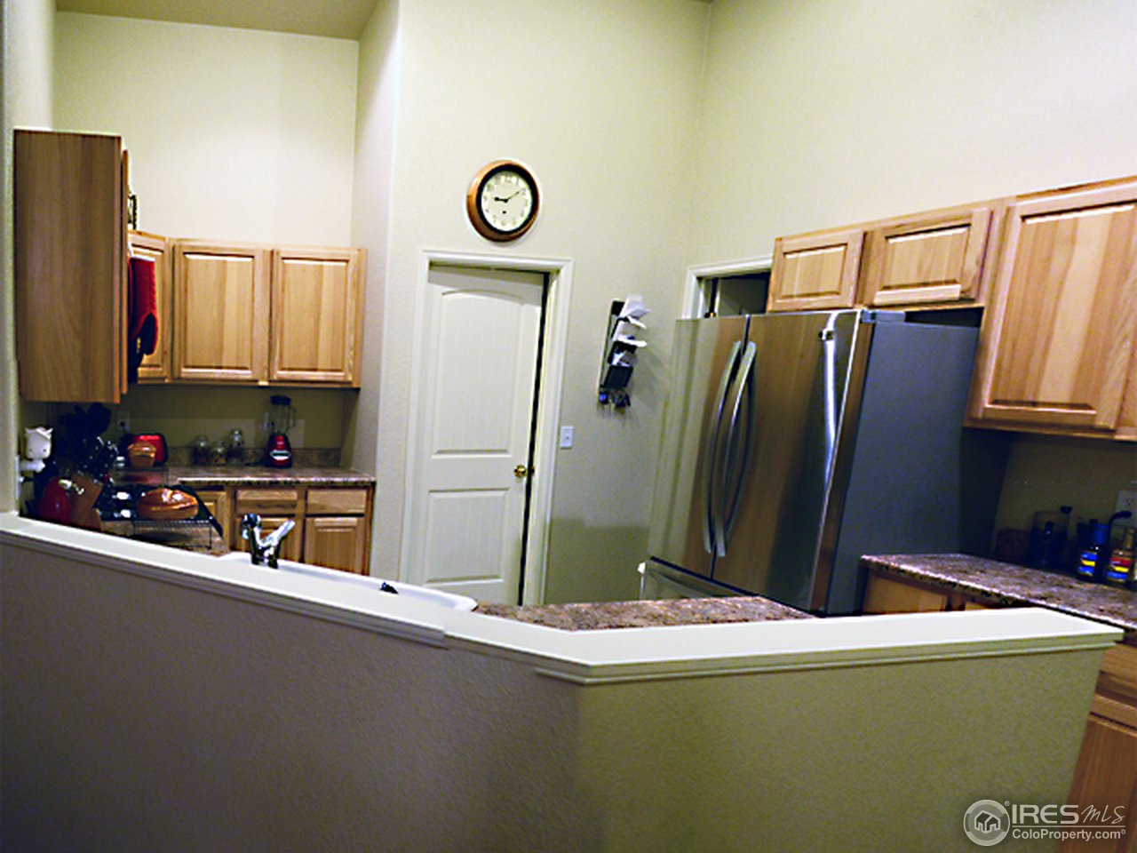 811 Nicole Road Sterling, CO 80751 - Photo 6 of 18 Kitchen