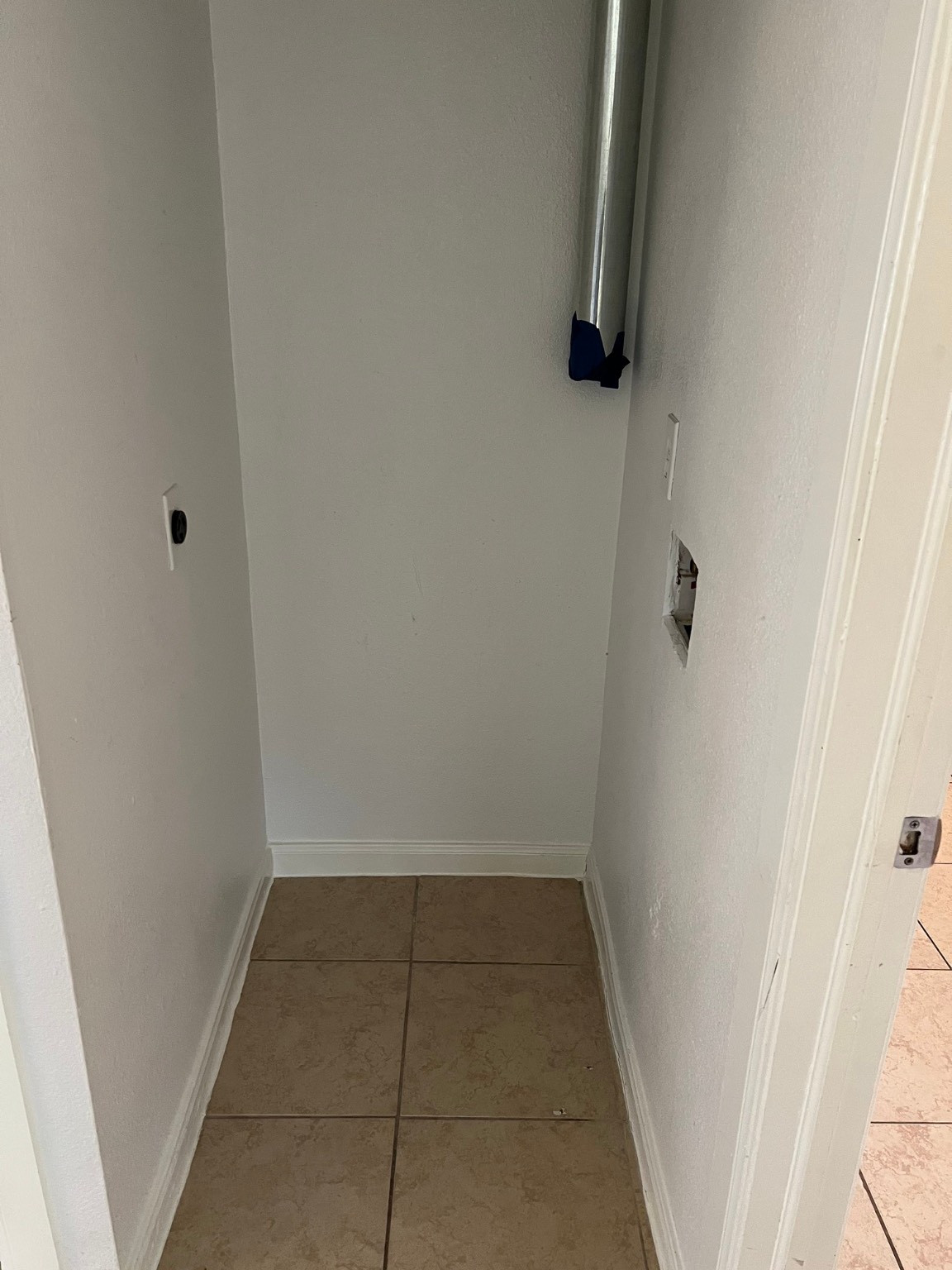 5136 Mallow Street, Unit B Houston, TX 77033 - Photo 10 of 14