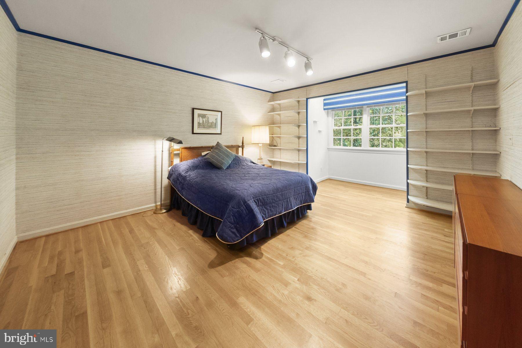 6605 Kenhill Road Bethesda, MD 20817 - Photo 13 of 30