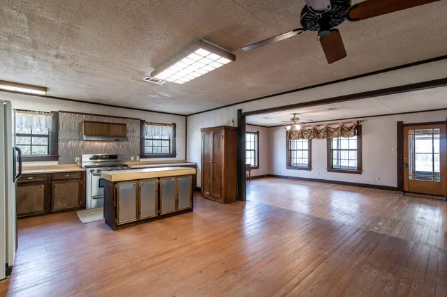 $440,000 | 382 Sawmill Drive, Lovelady, TX 75851