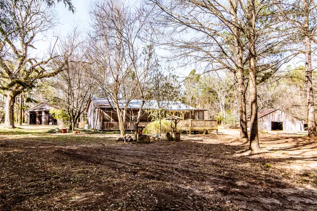 $440,000 | 382 Sawmill Drive, Lovelady, TX 75851
