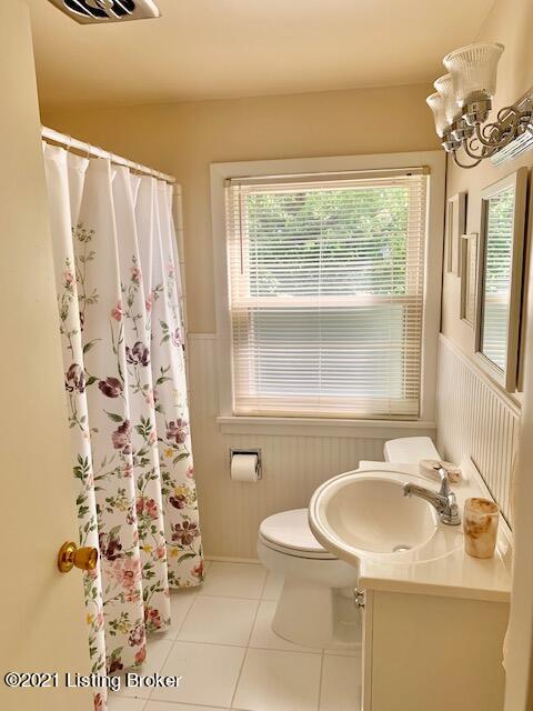 209 Bramton Road Louisville, KY 40207 - Photo 24 of 39 second floor bath