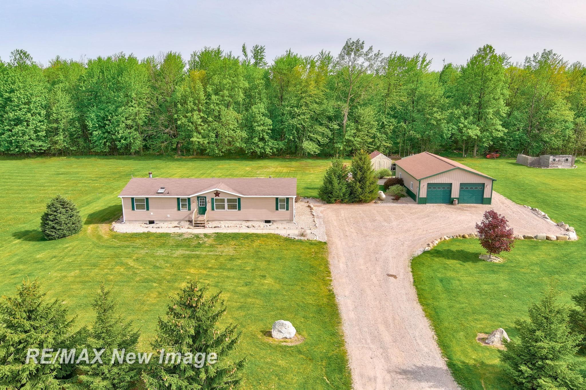 18890 Lakefield Road Merrill, MI 48637 - Photo 2 of 46