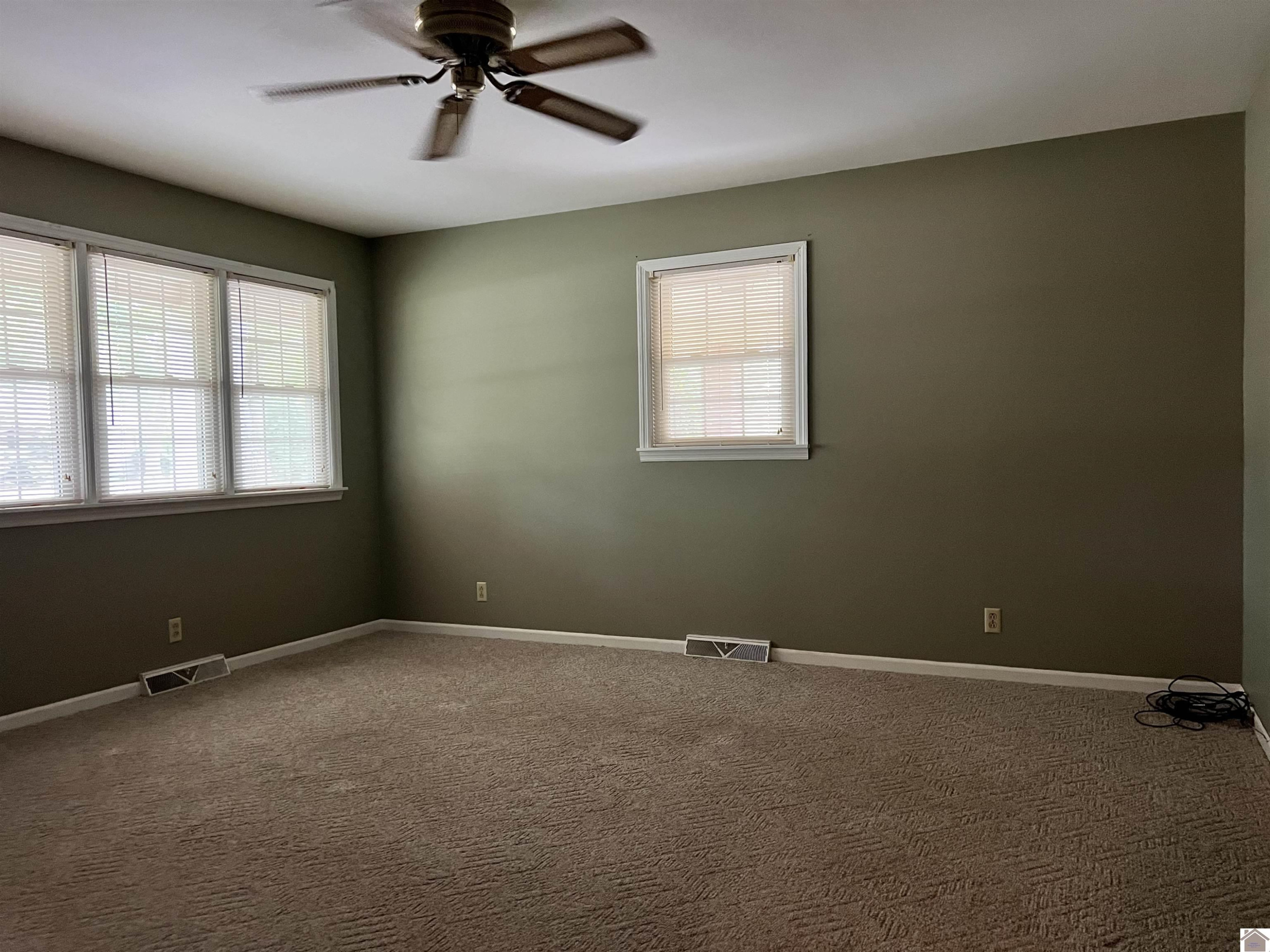 822 South 9th Street Murray, KY 42071 - Photo 4 of 29 Living Room