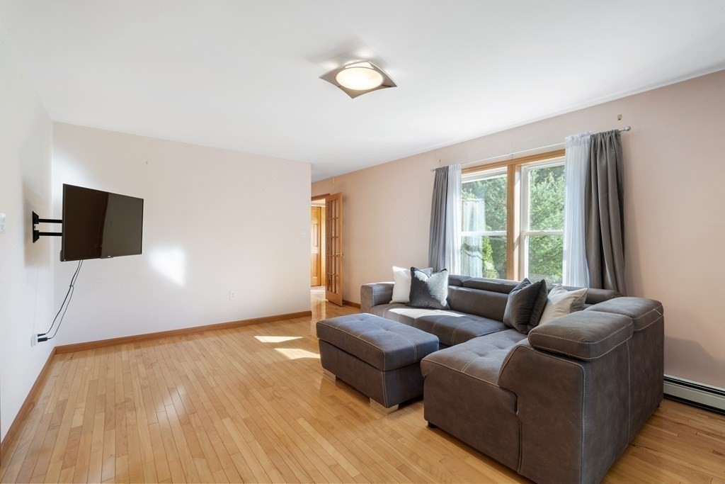 59 Peacedale Road Needham, MA 02492 - Photo 5 of 42 Gallery Image 5