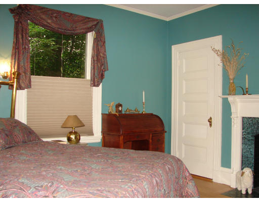 28 Westbourne Road Newton, MA 02459 - Photo 13 of 20 a bedroom with a bed and window