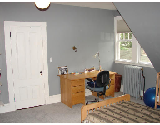 28 Westbourne Road Newton, MA 02459 - Photo 16 of 20 a living room with furniture and a window
