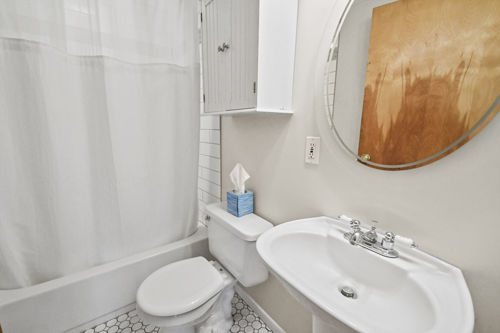 23 Rockland Road Auburn, MA 01501 - Photo 19 of 30 Gallery Image 19