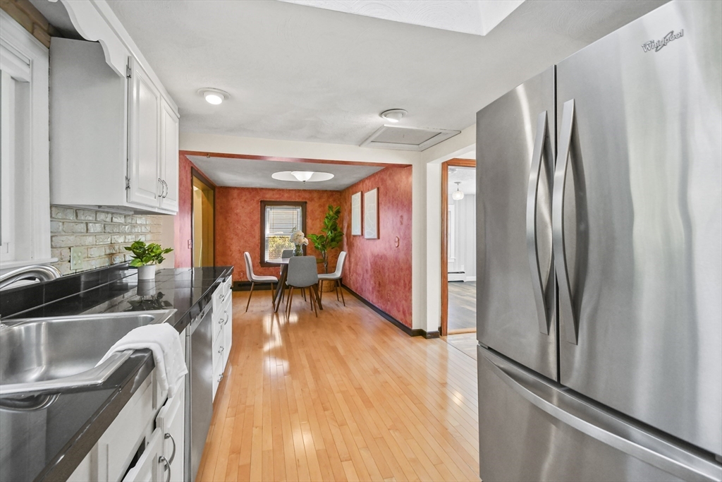 23 Rockland Road Auburn, MA 01501 - Photo 6 of 30 Gallery Image 6