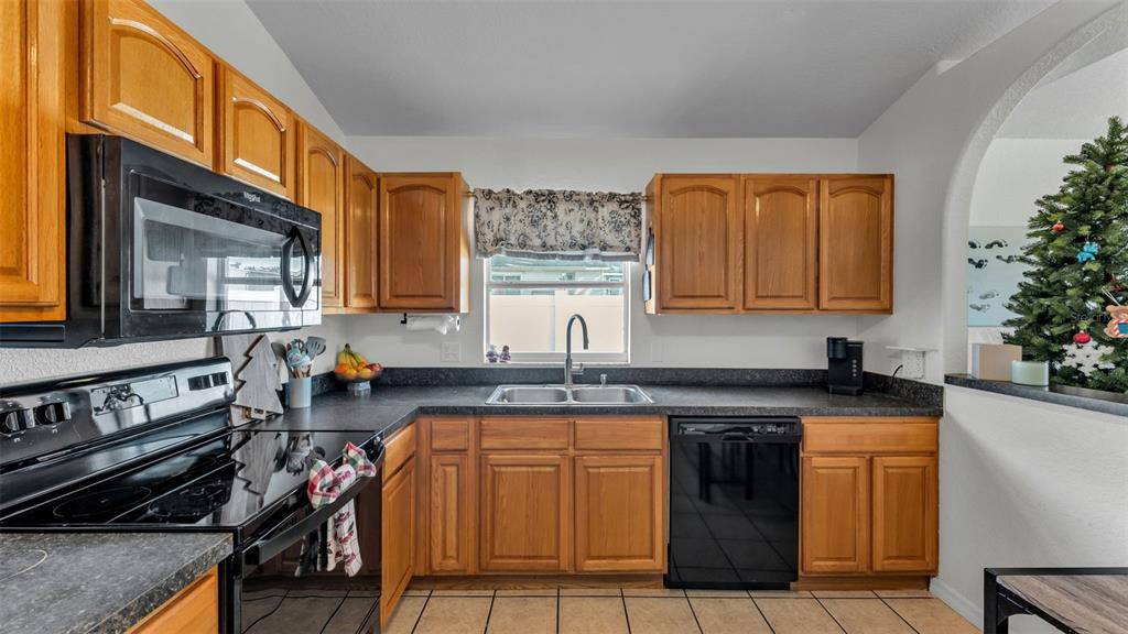 702 Lemon Street Dundee, FL 33838 - Photo 6 of 29