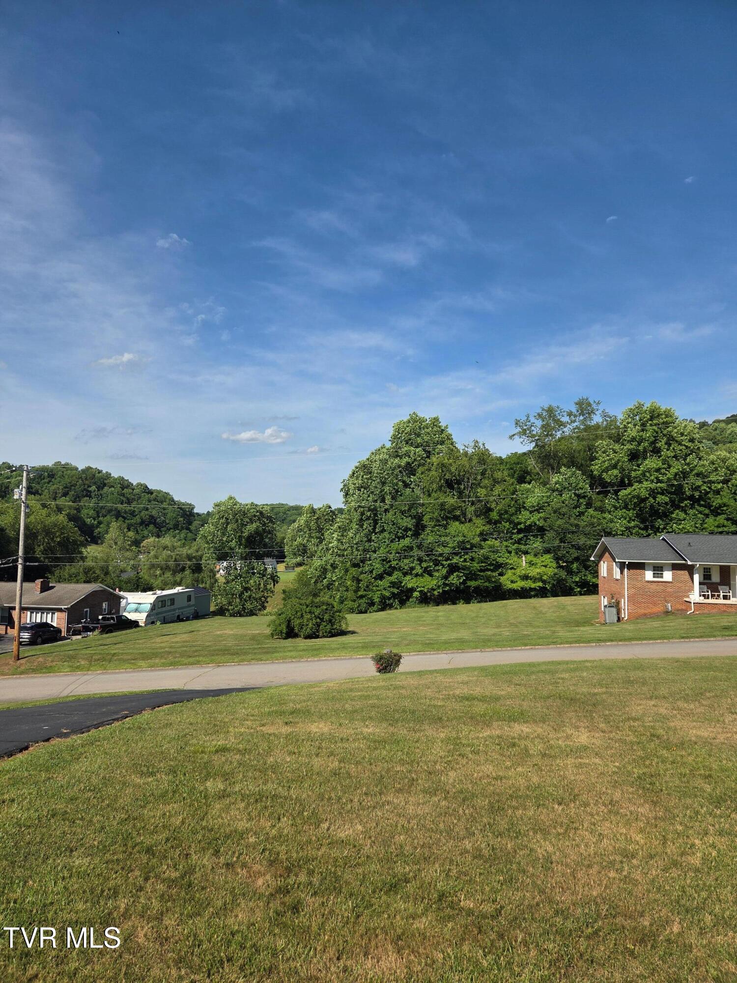 130 Unaka Subdivision Road Elizabethton, TN 37643 - Photo 8 of 24 130 View Front