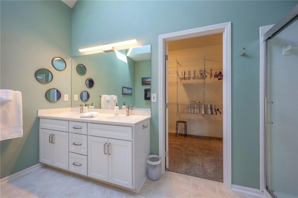 12436 Long Street Overland Park, KS 66213 - Photo 24 of 43