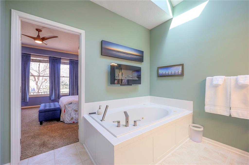 12436 Long Street Overland Park, KS 66213 - Photo 25 of 43