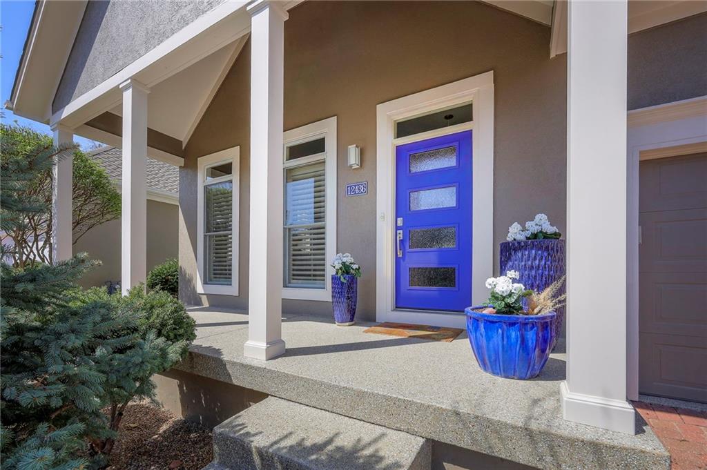 12436 Long Street Overland Park, KS 66213 - Photo 4 of 43