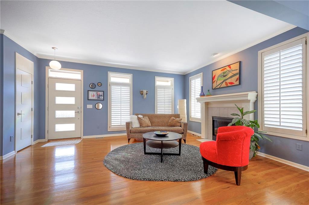 12436 Long Street Overland Park, KS 66213 - Photo 7 of 43