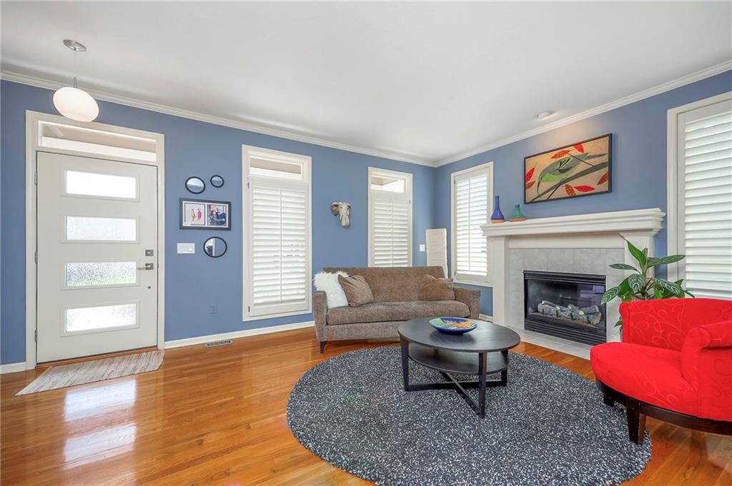 12436 Long Street Overland Park, KS 66213 - Photo 8 of 43