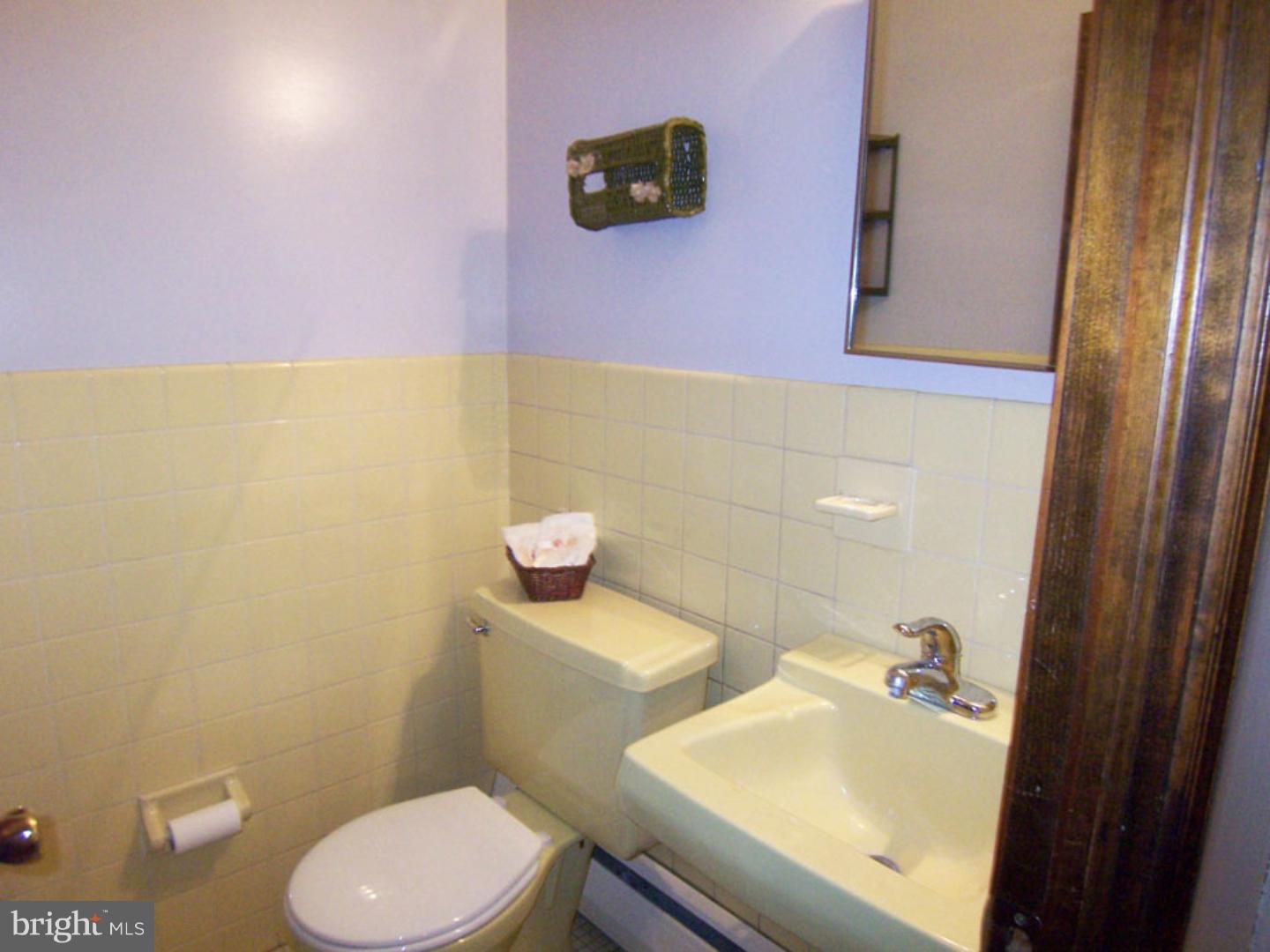10 Ashlawn Road Malvern, PA 19355 - Photo 11 of 22 Half Bath