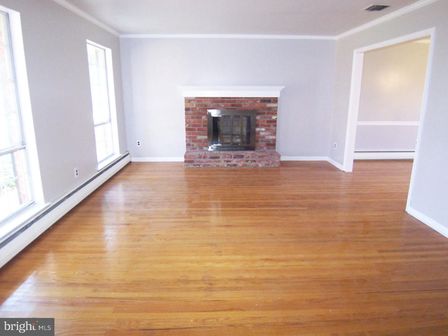 10 Ashlawn Road Malvern, PA 19355 - Photo 3 of 22 Living Room