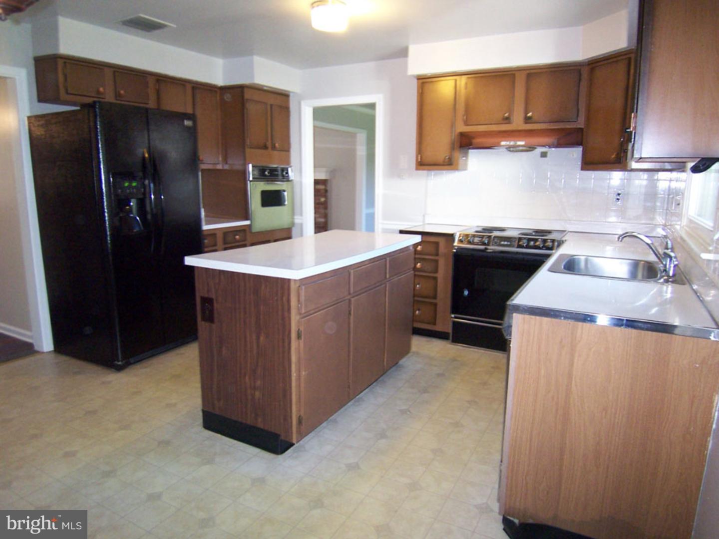 10 Ashlawn Road Malvern, PA 19355 - Photo 6 of 22 Kitchen