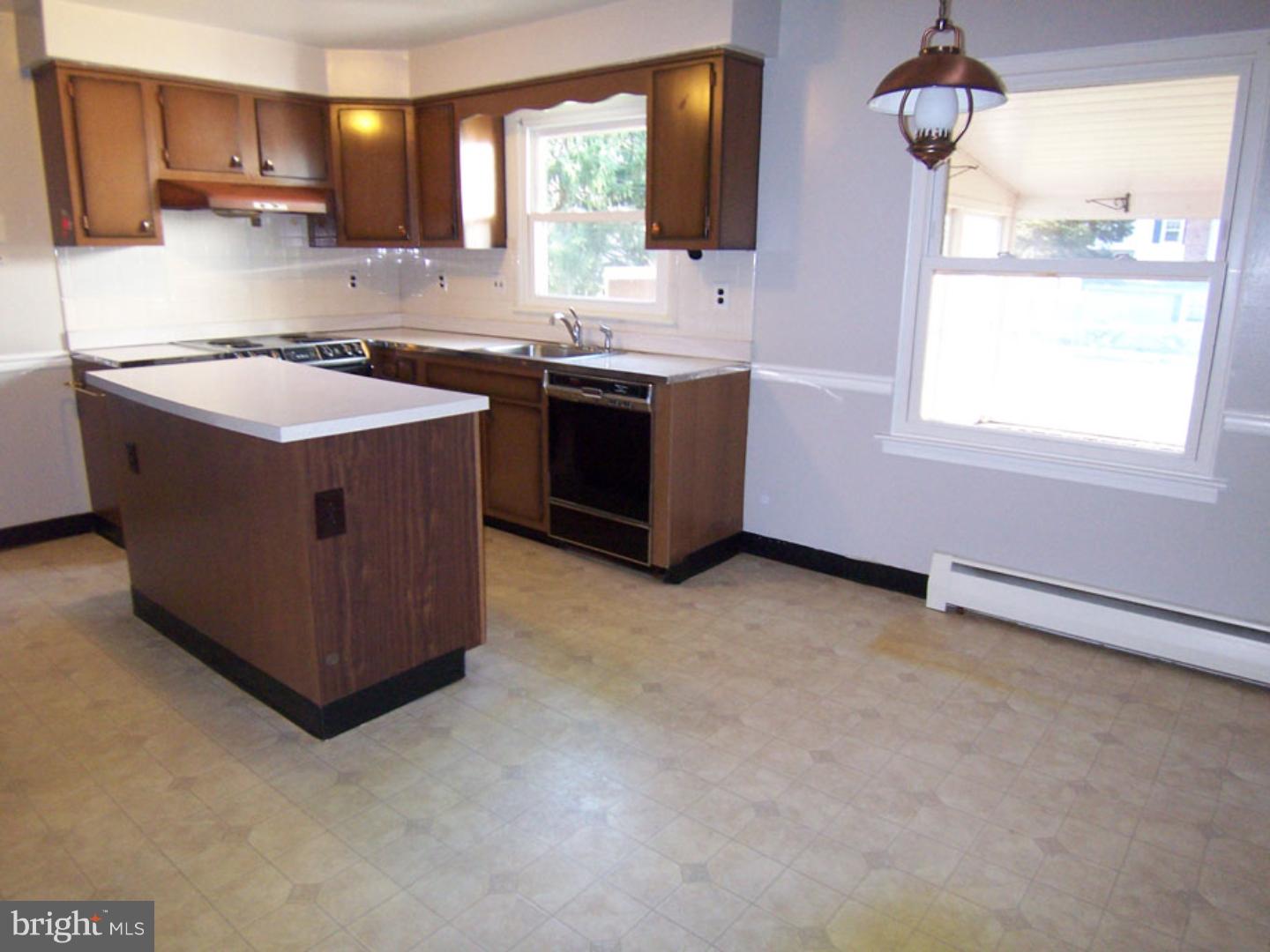10 Ashlawn Road Malvern, PA 19355 - Photo 8 of 22 Kitchen
