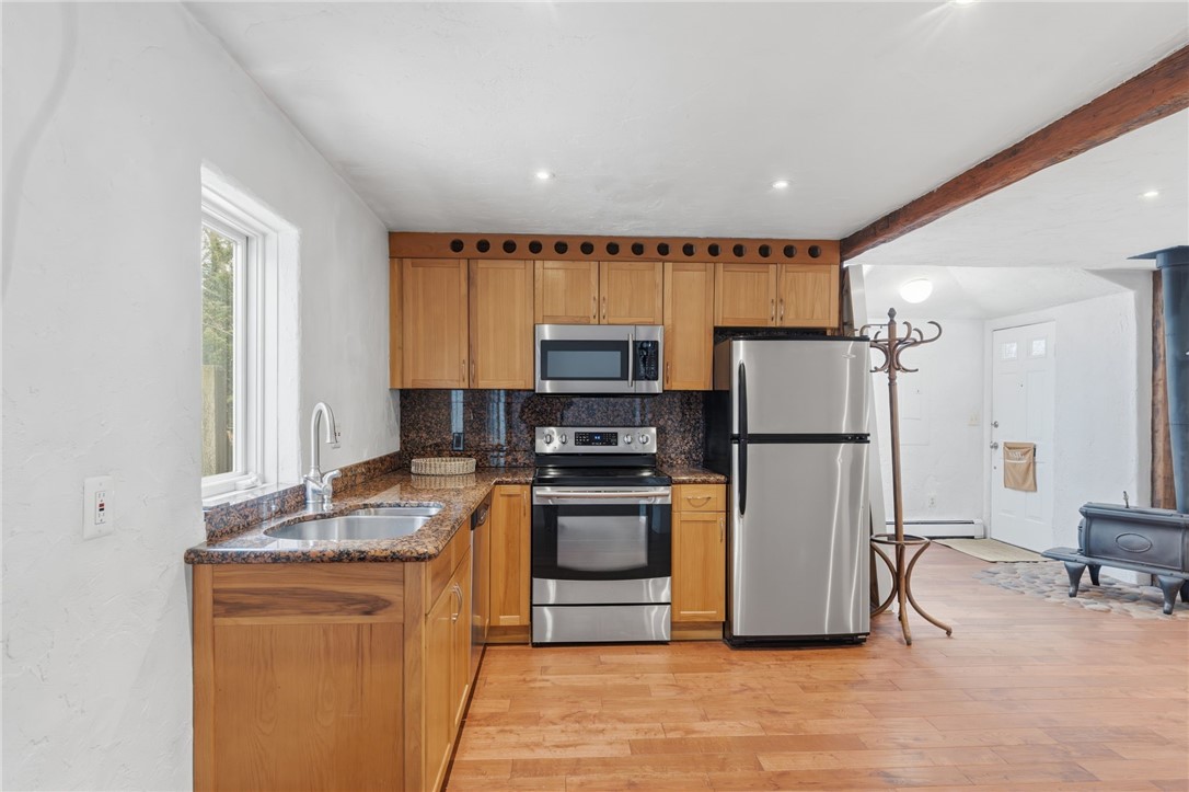 5 Bowser Court Newport, RI 02840 - Photo 9 of 38