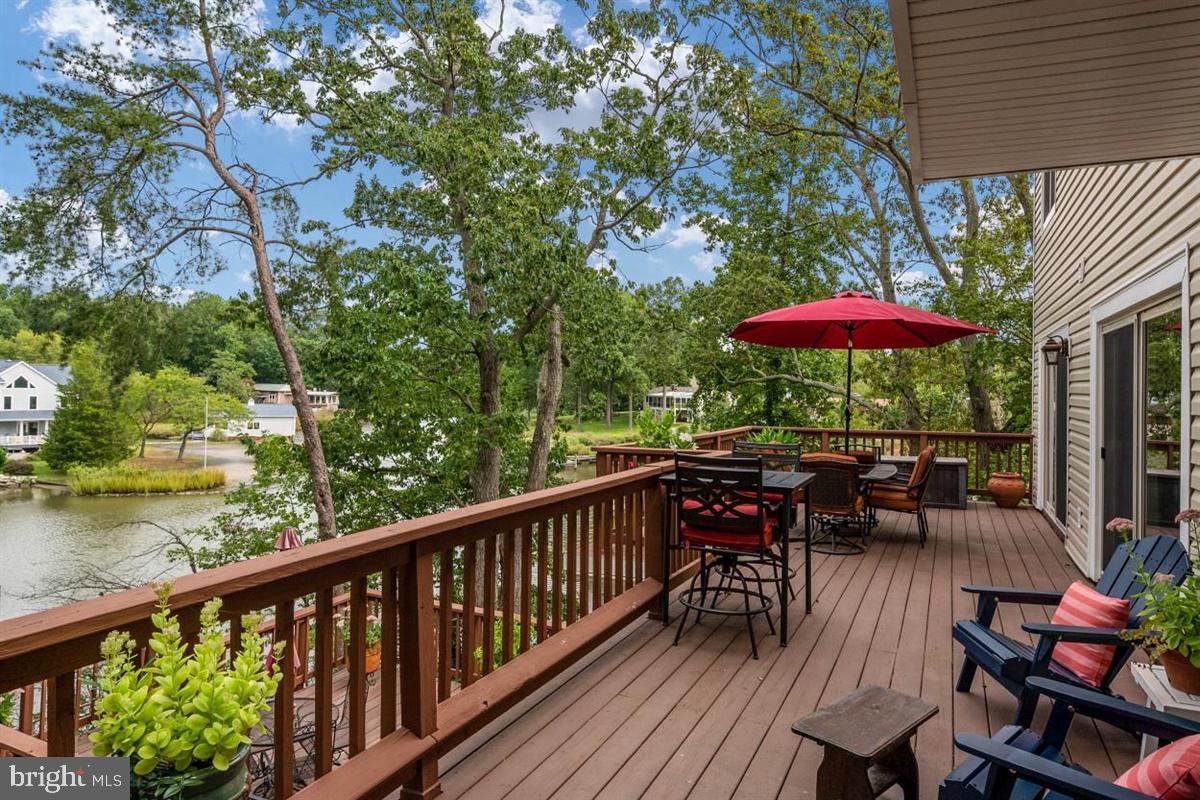 505 Overhill Drive Edgewater, MD 21037 - Photo 3 of 42