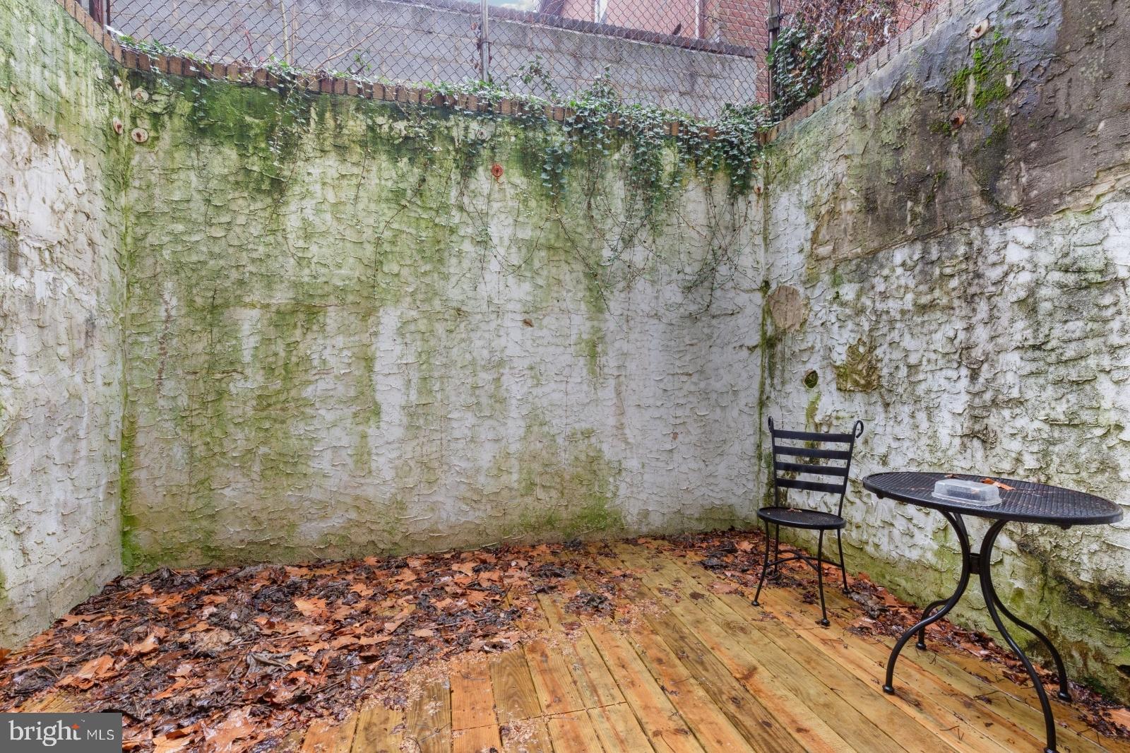 515 South 6th Street, Unit 1R Philadelphia, PA 19147 - Photo 11 of 17 a view of outdoor seating area