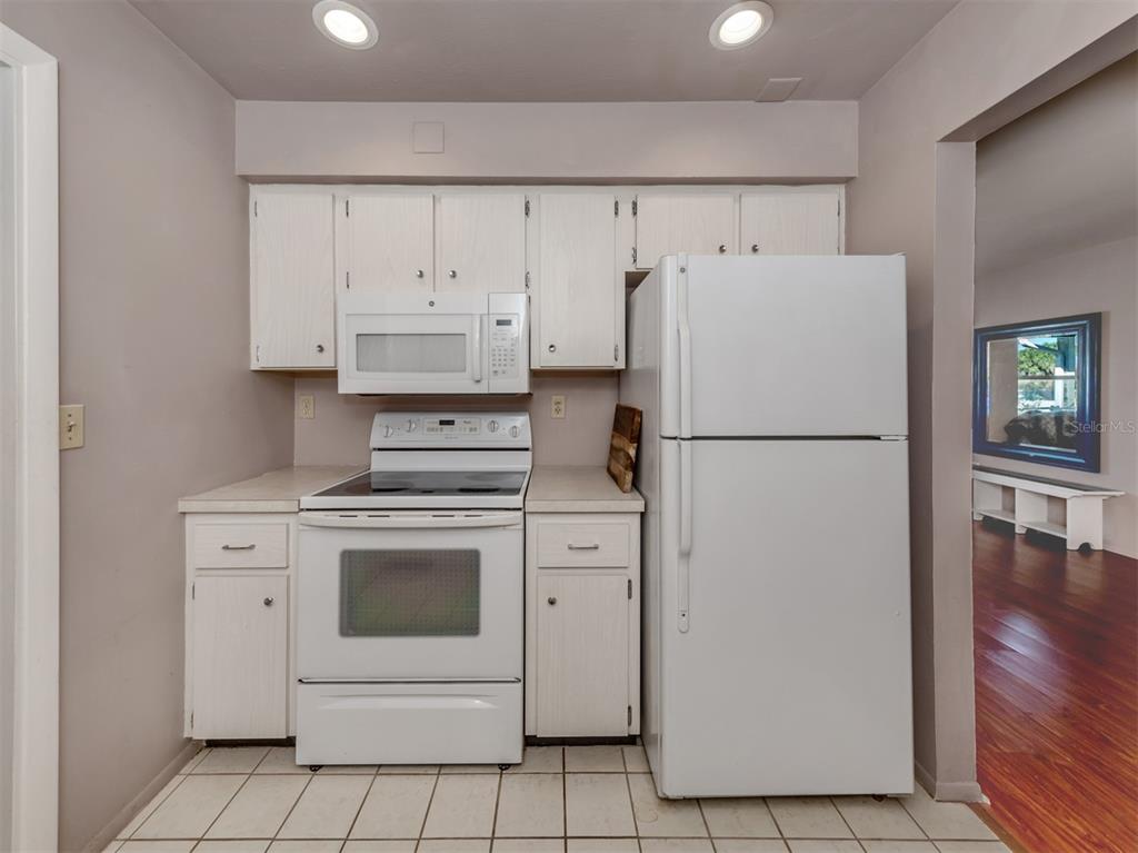 424 Center Road Venice, FL 34285 - Photo 12 of 65 Gallery Image 12