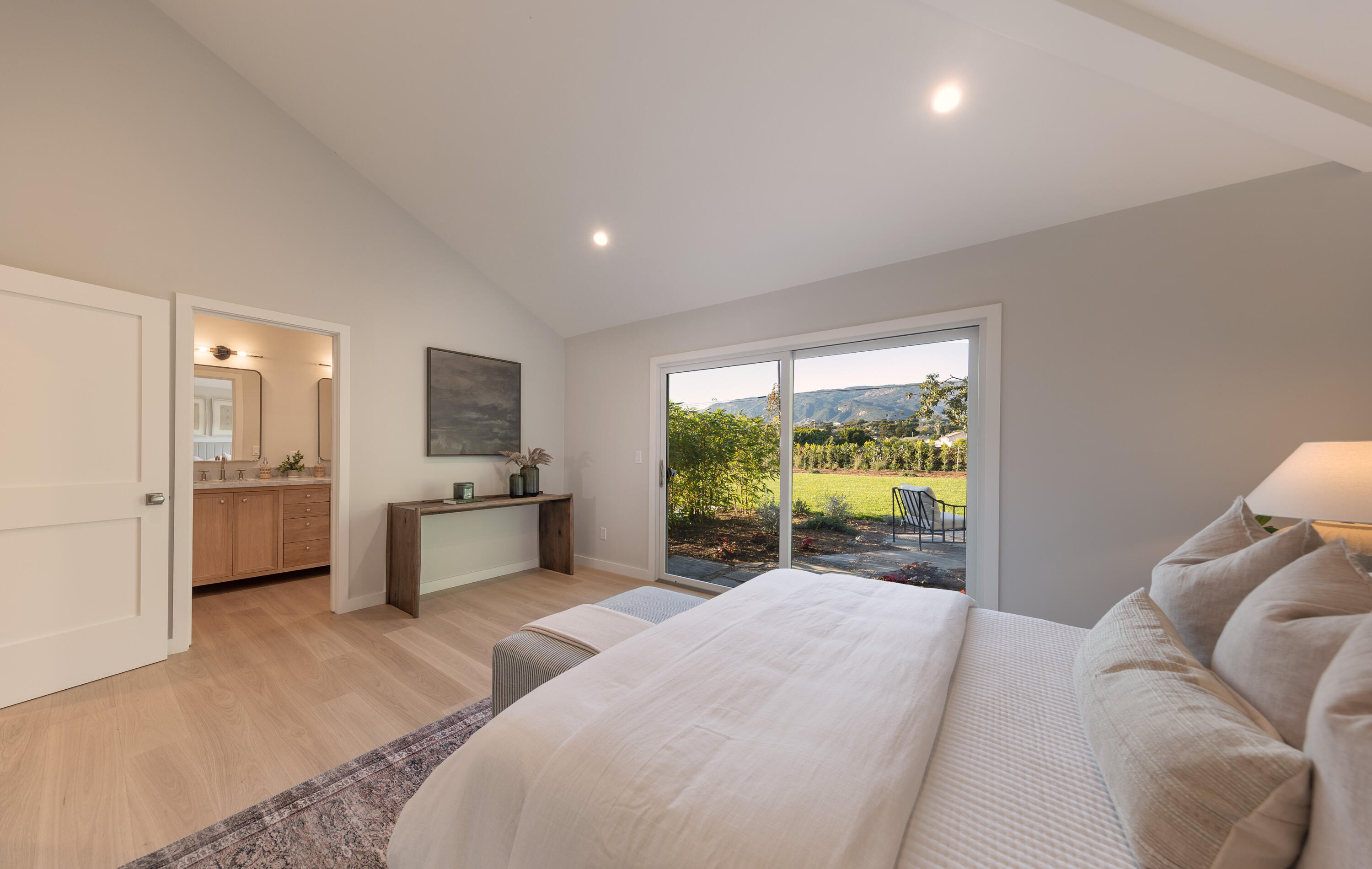 5692 Berkeley Road Santa Barbara, CA 93117 - Photo 14 of 22 Primary Suite2 5692Berkley.jpg
