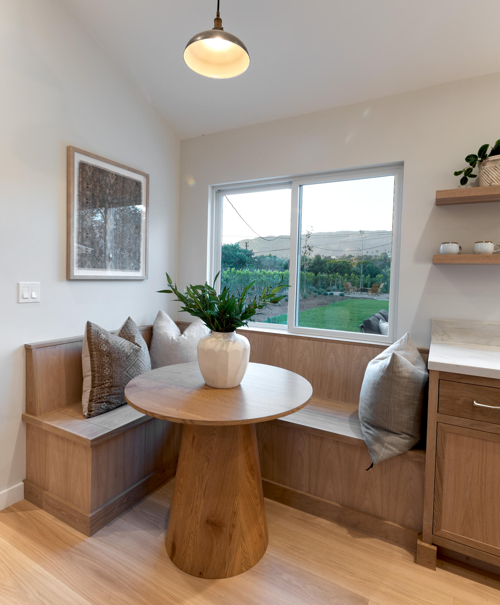 5692 Berkeley Road Santa Barbara, CA 93117 - Photo 10 of 22 Breakfast Nook