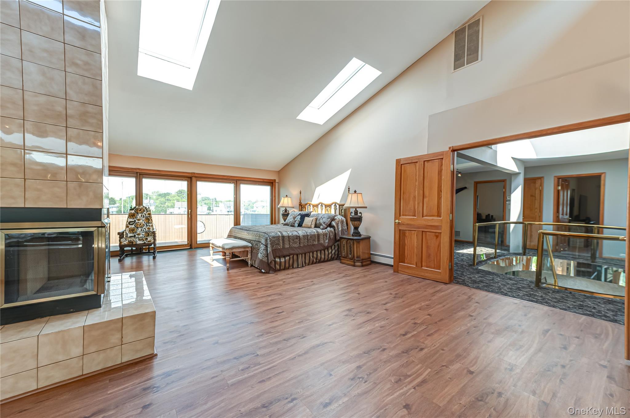 164 West Islip Road West Islip, NY 11795 - Photo 17 of 32
