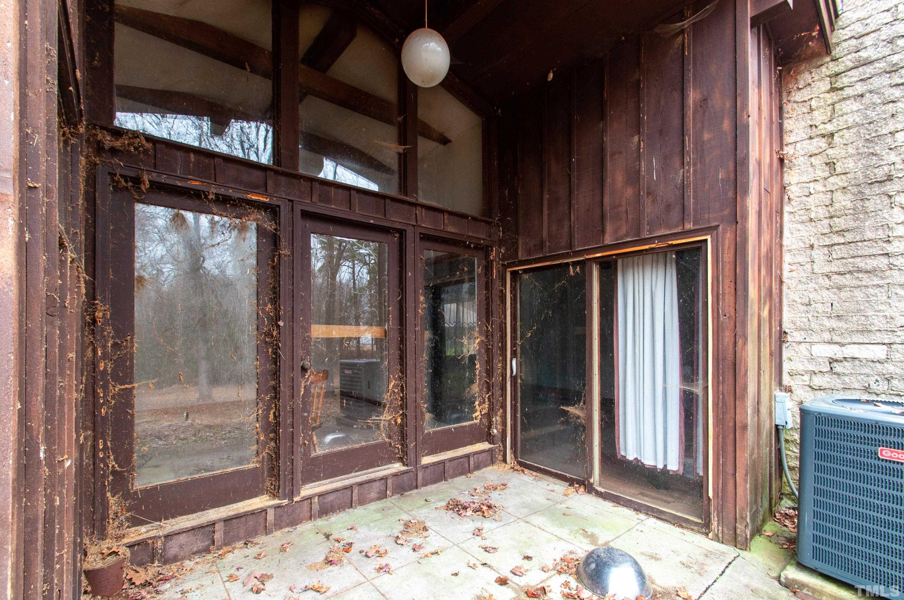 610 Flemingtown Road Henderson, NC 27537 - Photo 6 of 14 a view of a interior of the house