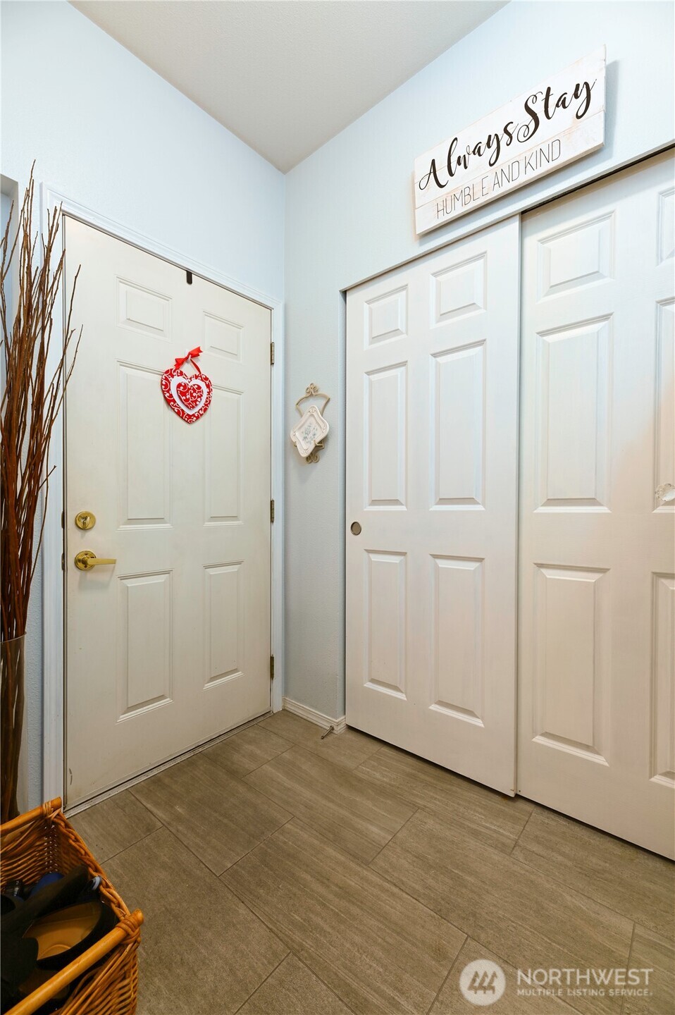 17761 134th Lane Southeast Renton, WA 98058 - Photo 3 of 38 Gallery Image 3