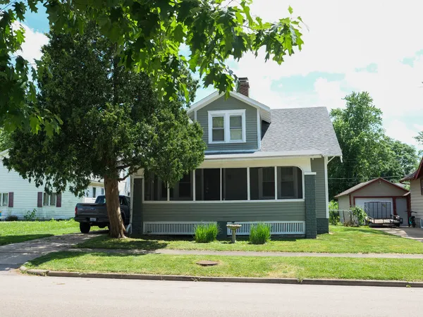 $199,900 | 813 West Vine Street, Champaign, IL 61820