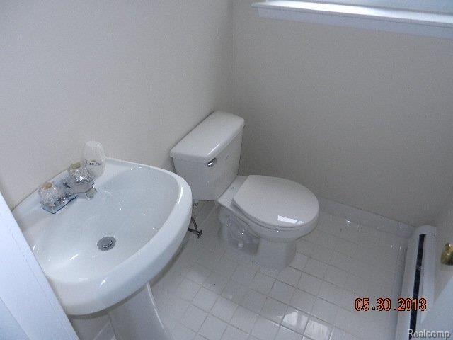 29741 Rambling Road Southfield, MI 48076 - Photo 9 of 25 DSCN0877.JPG