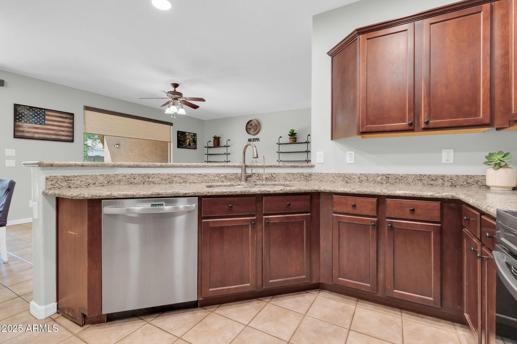 4323 South Ranger Trail Gilbert, AZ 85297 - Photo 9 of 54 4323 S Ranger Trl-12