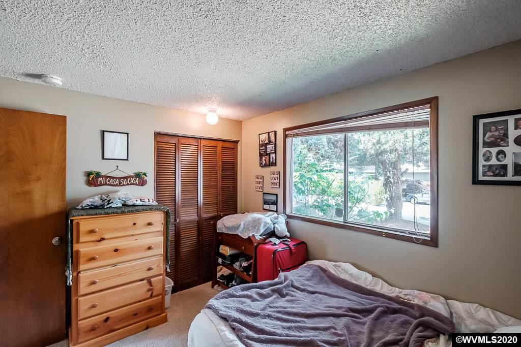 4703 Deerhorn Court Northeast Salem, OR 97305 - Photo 16 of 24