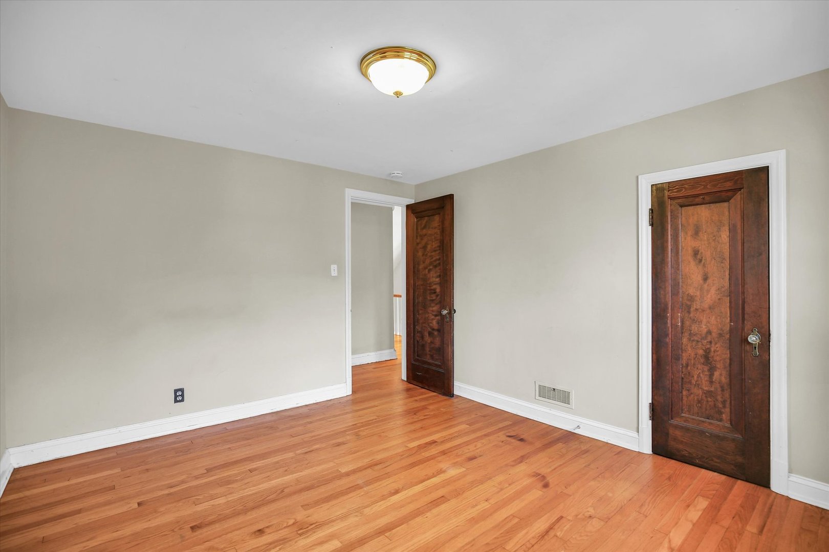 910 West Springfield Avenue Champaign, IL 61821 - Photo 24 of 34 Gallery Image 24