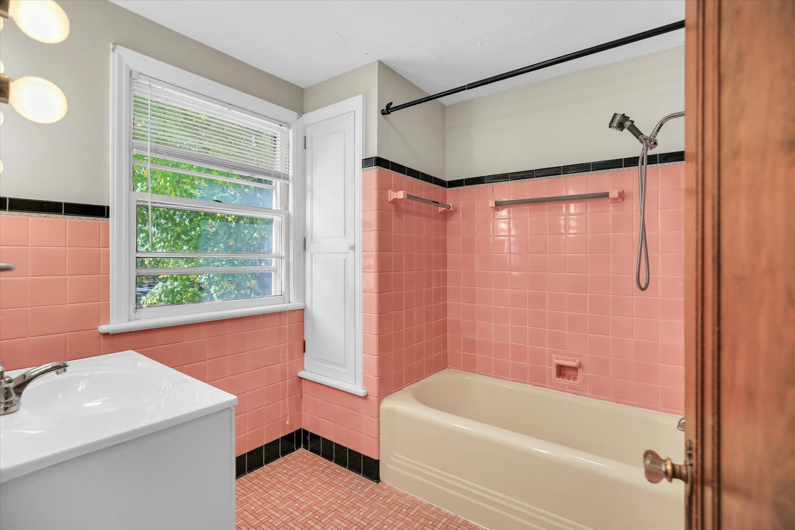 910 West Springfield Avenue Champaign, IL 61821 - Photo 29 of 45 a bathroom with a sink toilet and shower