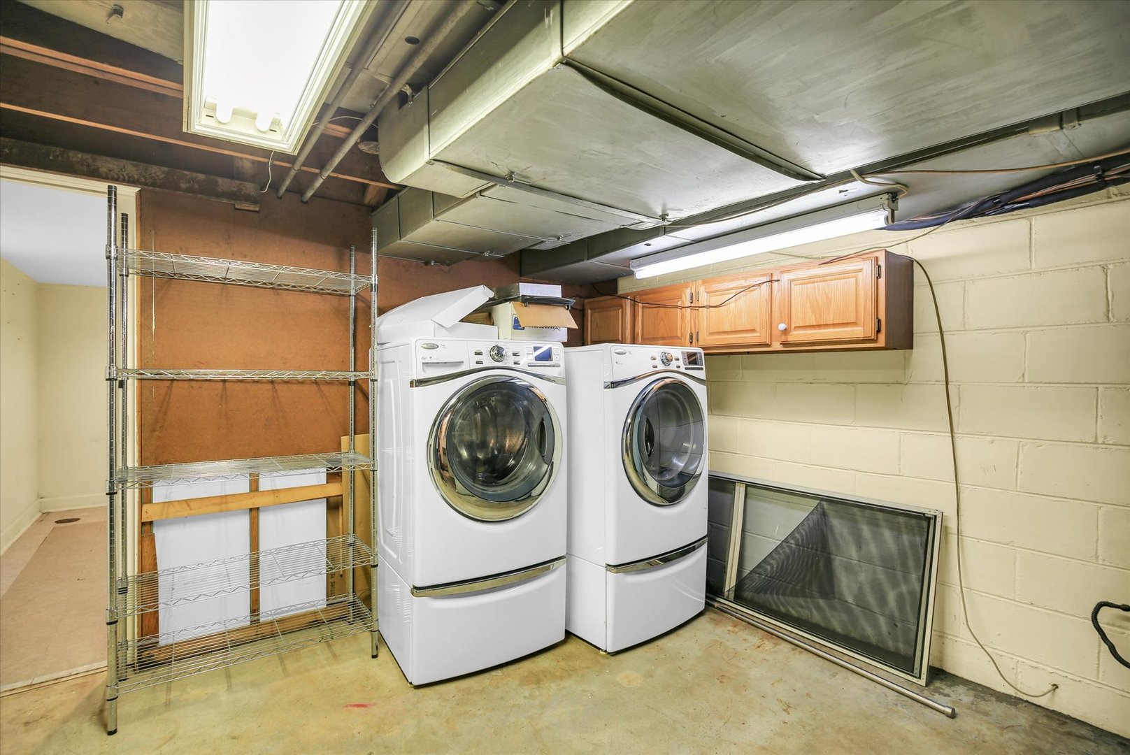 910 West Springfield Avenue Champaign, IL 61821 - Photo 38 of 45 a utility room with dryer and washer