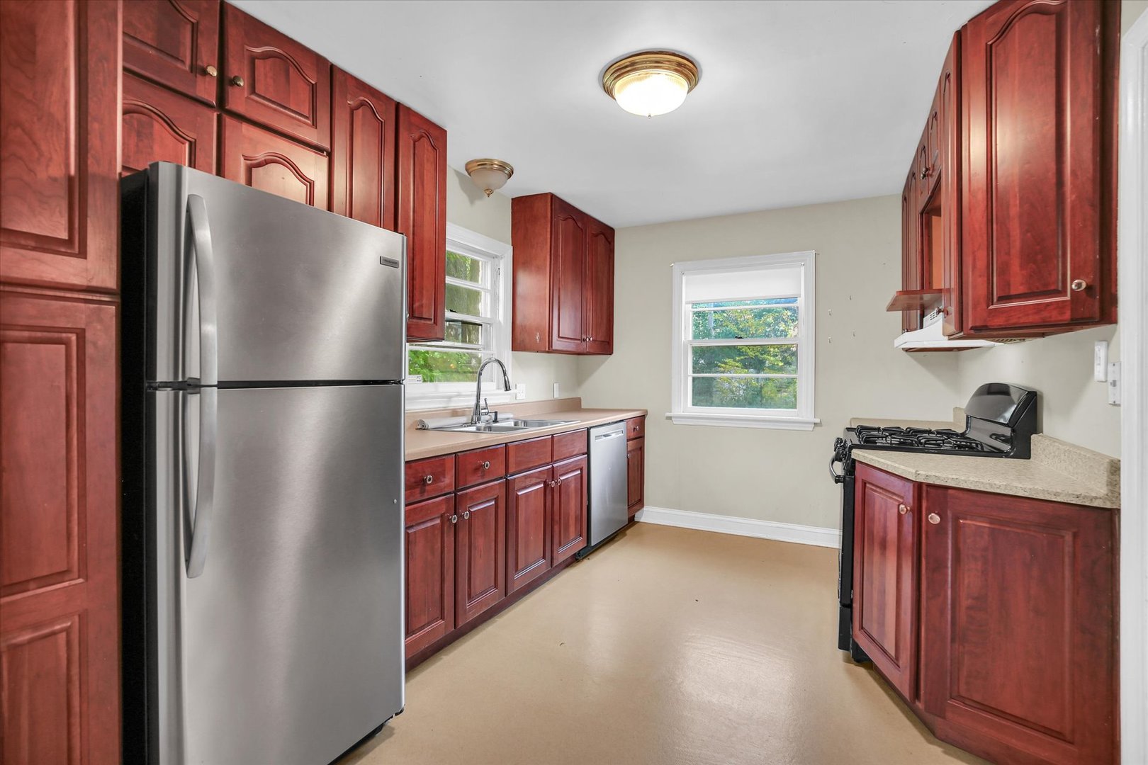 910 West Springfield Avenue Champaign, IL 61821 - Photo 8 of 34 Gallery Image 8
