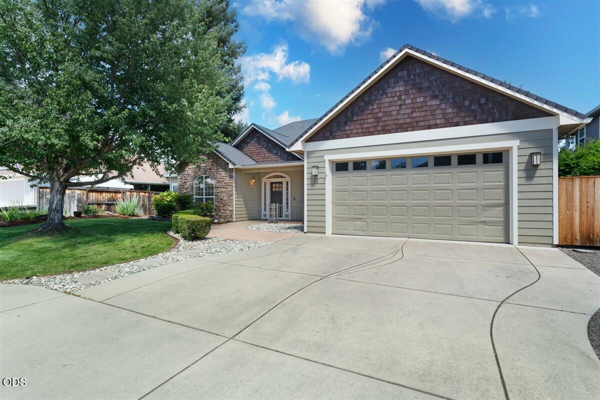 13 Portabello Way Eagle Point, OR 97524 - Photo 2 of 51