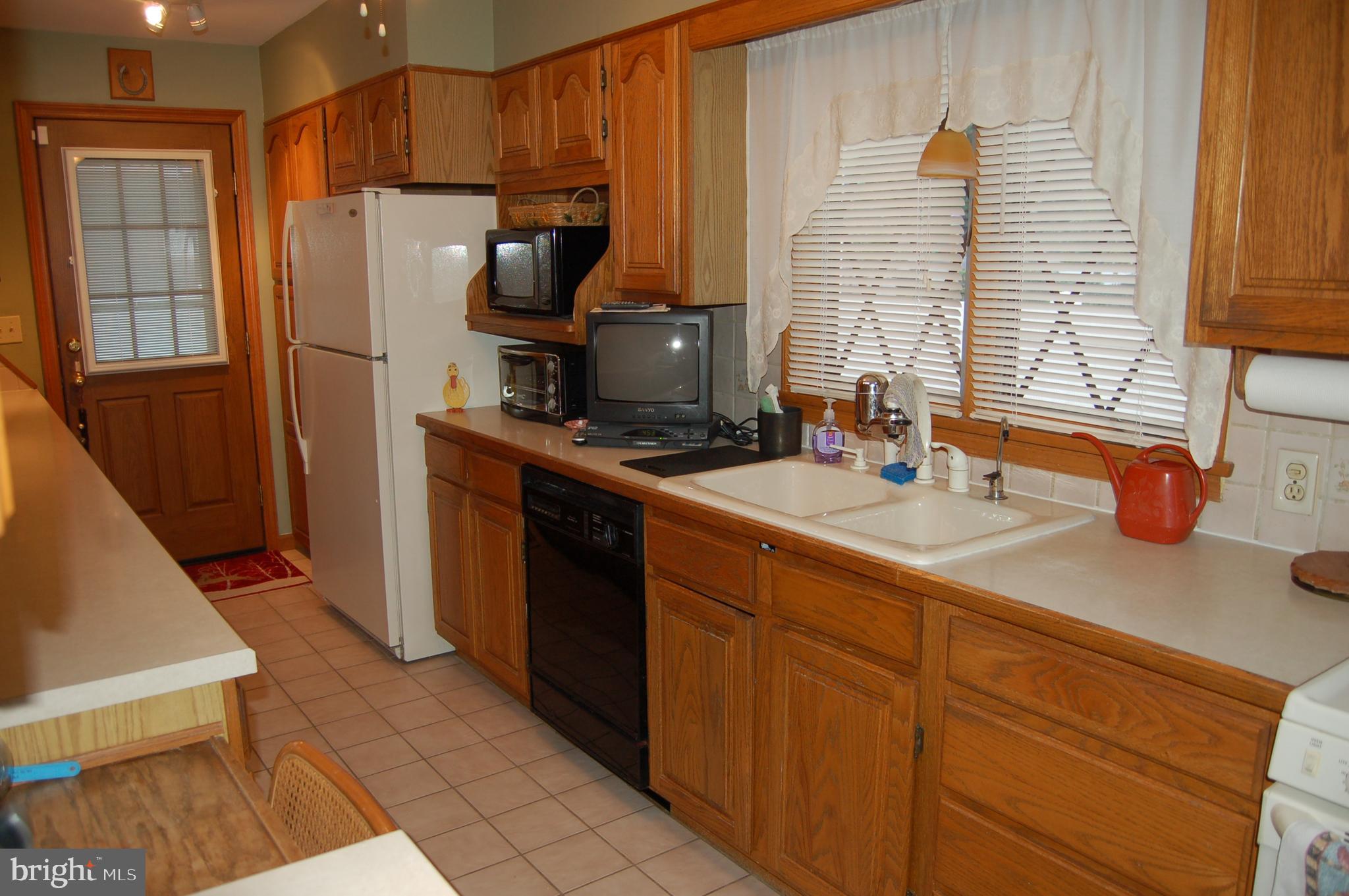 43 Gerard Road Trenton, NJ 08620 - Photo 3 of 29