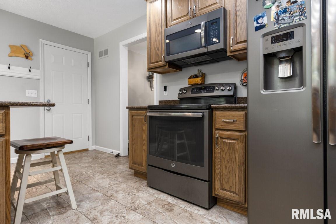 903 Kingsbury Road Washington, IL 61571 - Photo 18 of 50 Gallery Image 18